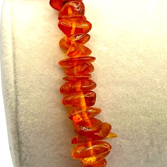 Amber Chip Beaded Bracelet With "Imagine" Toggle Clasp & Chinese Pendant - Picture 4 of 7